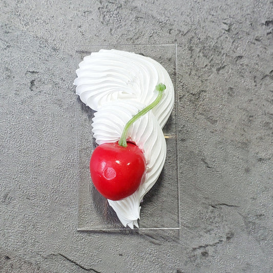 Buttercream Sculpture Magnetic Brooch White