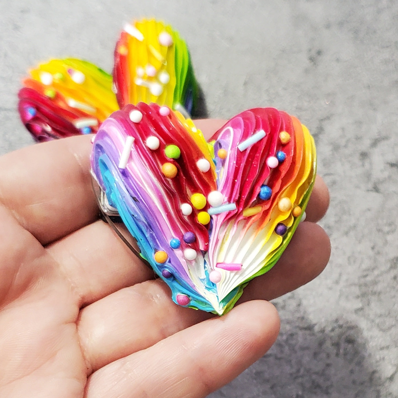 Buttercream Heart Sculpture Magnetic Rainbow