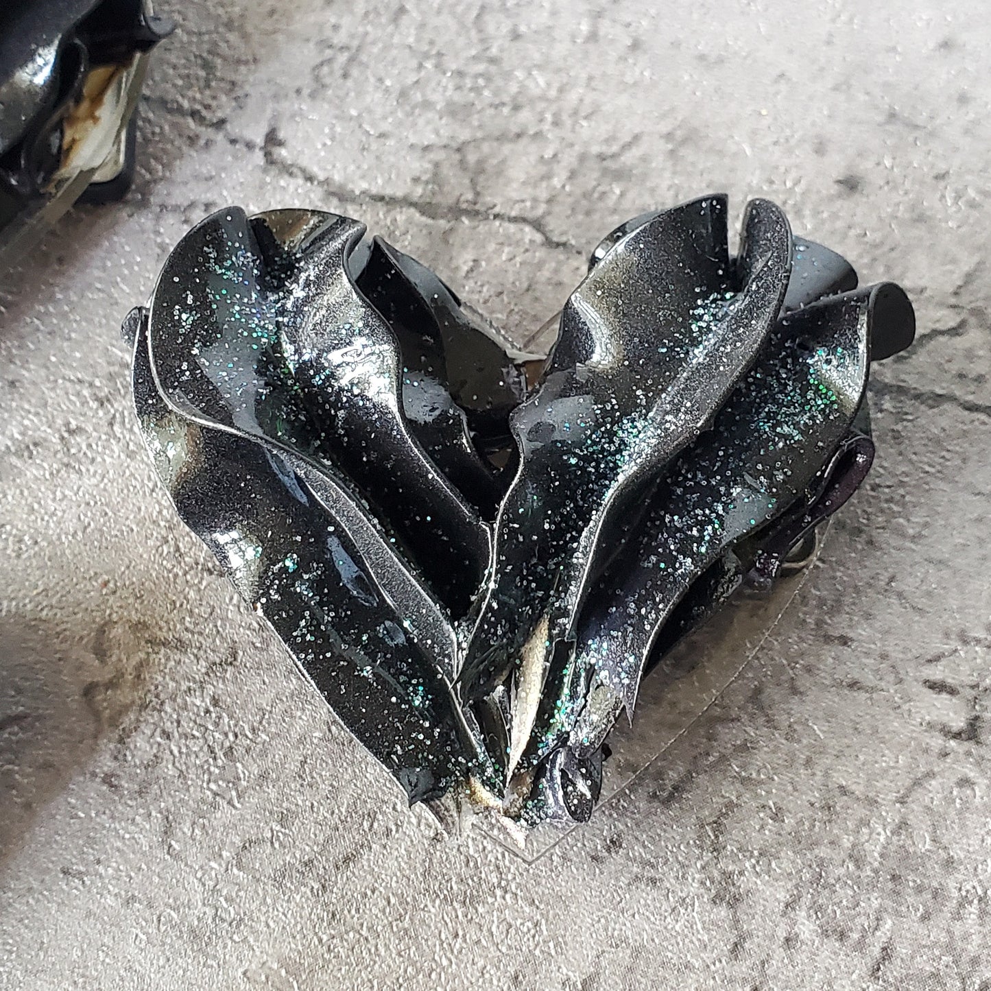 Buttercream Heart Sculpture Magnetic Brooch Black