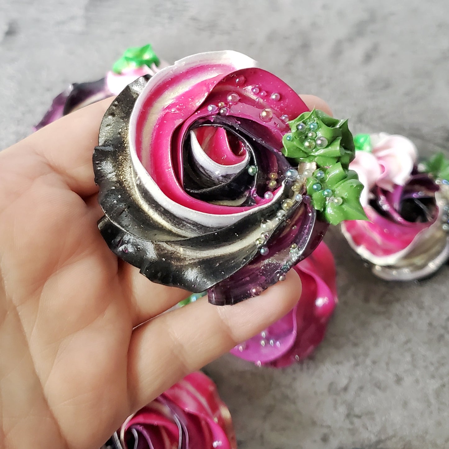 Rosette Icing Sculpture Magnetic Brooch Dark Magenta