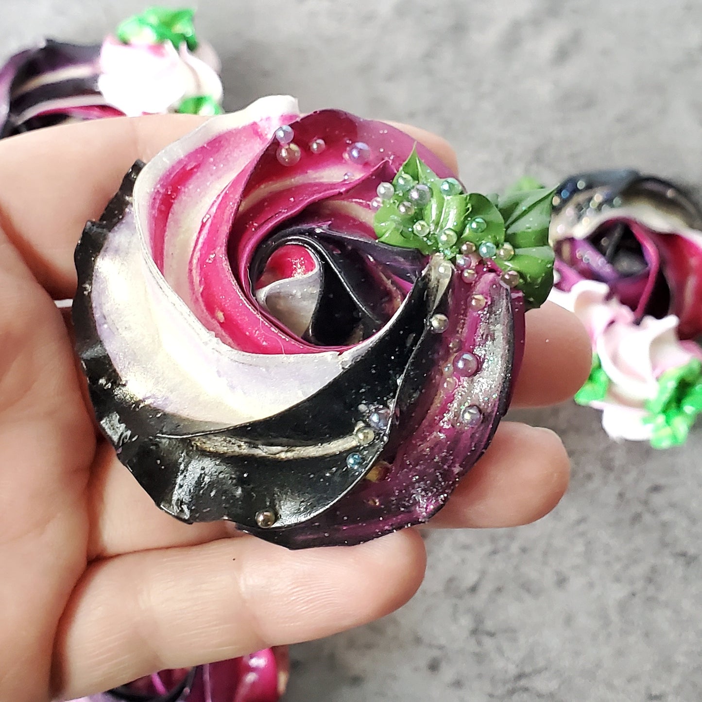 Rosette Icing Sculpture Magnetic Brooch Dark Magenta